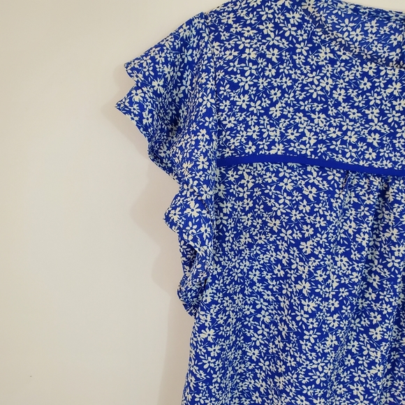 Monteau Blue with white flower blouse - Picture 6 of 9